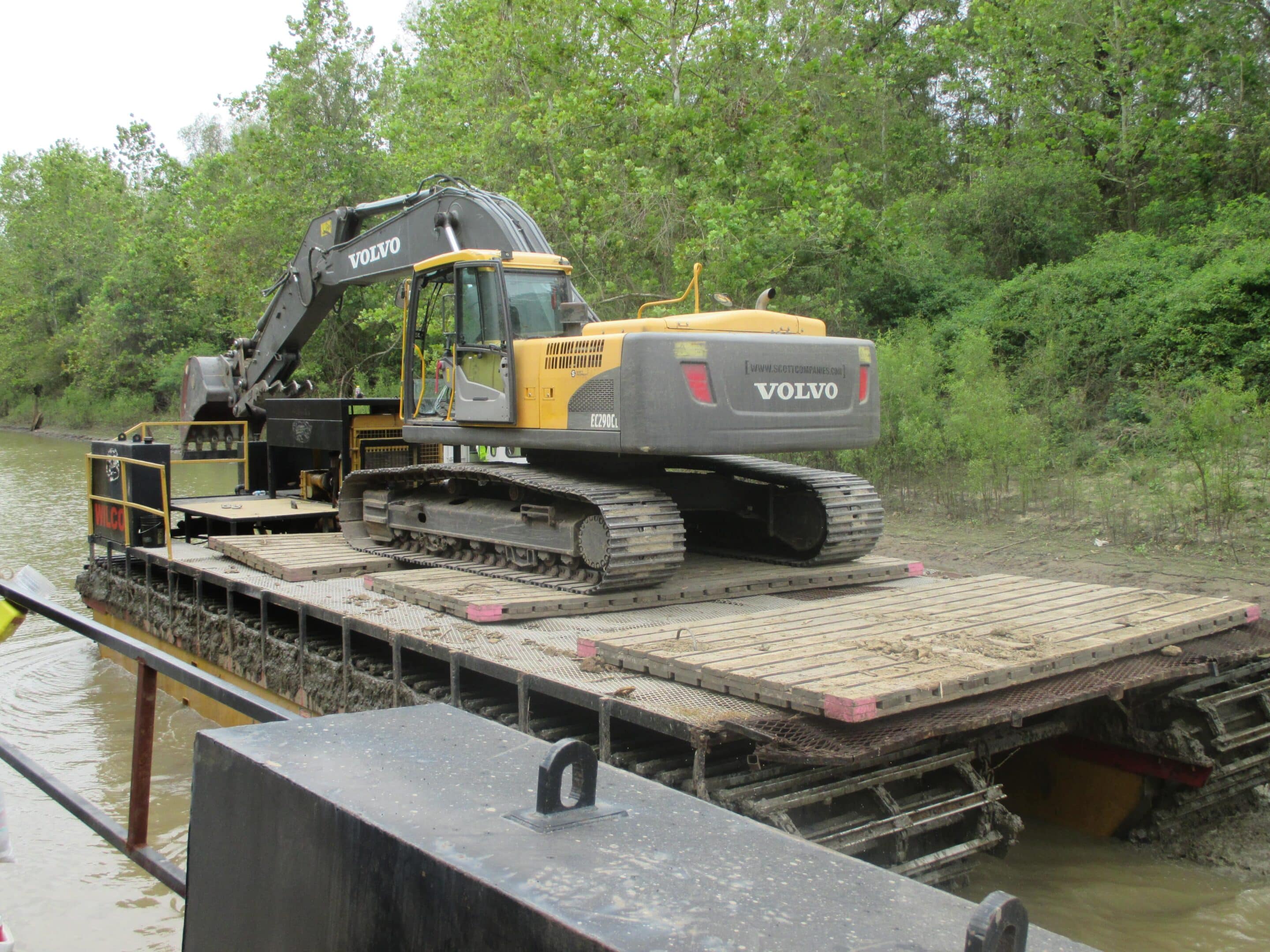 Wilco Marsh Buggies | Amphibious Cargo Carrier