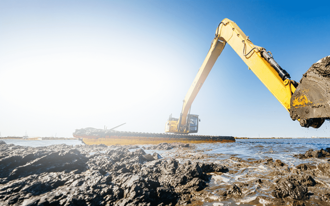 Can Excavators Work in Water? Regular vs. Amphibious Excavators Explained